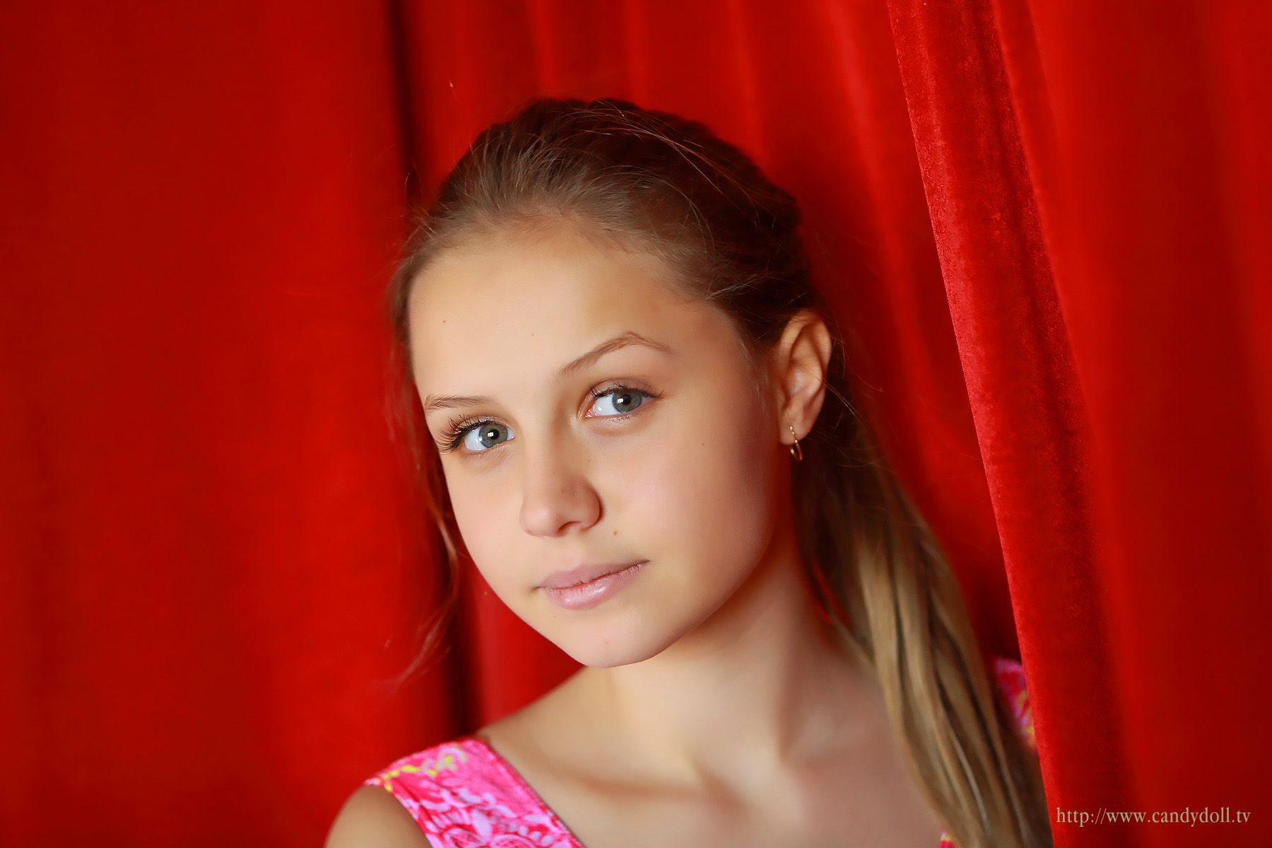 MikaS精美套图第三十二弹(100P)